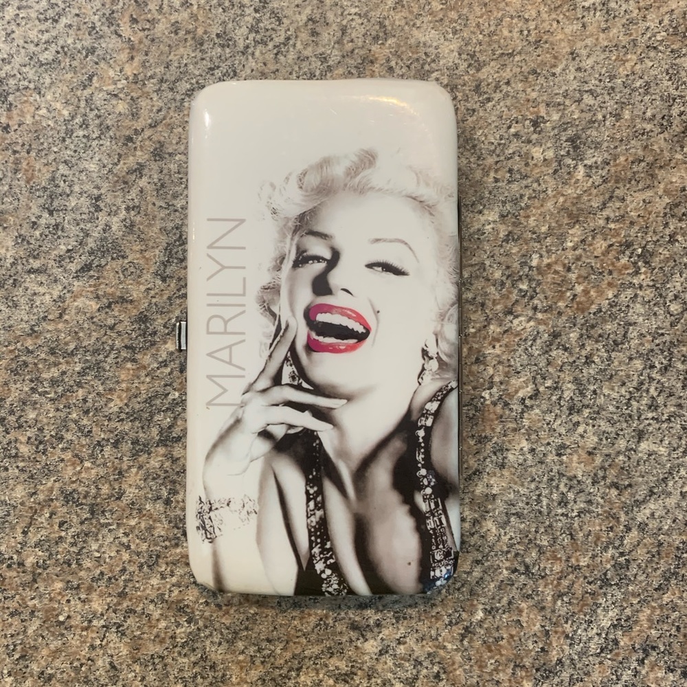Marilyn wallet